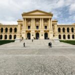 Museus, bibliotecas e espaços públicos
